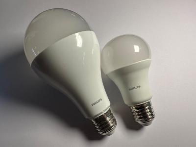 2 nové LED žiarovky Philips - jedna malá 2700K 1521 LM a jedna veľká 27