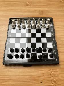 Cestovní magnetické šachy