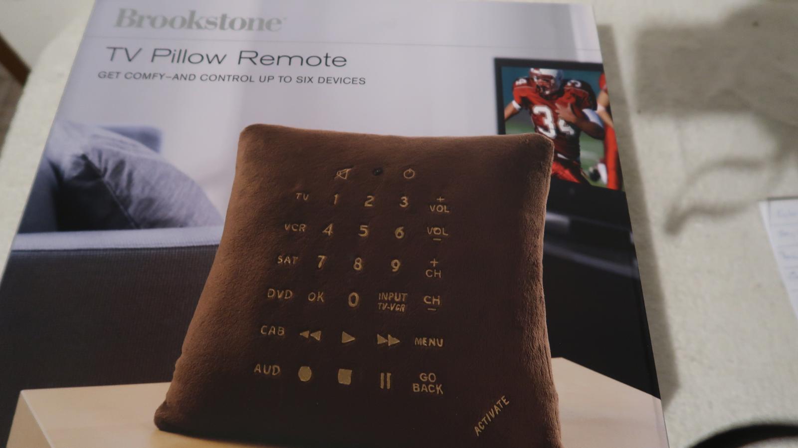 Univerz lne dia kov ovl danie Brookstone TV Pillow Remote Aukro