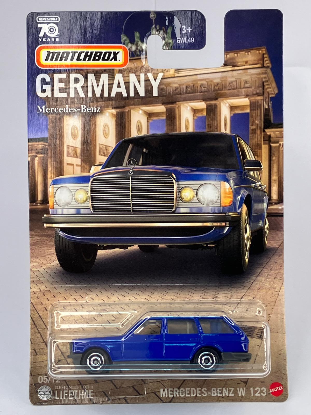 Mercedes-Benz W 123 - 70 rokov Matchbox Germany 2023 05/12 (E14-x) - Angličáky (1:64 a menšie)