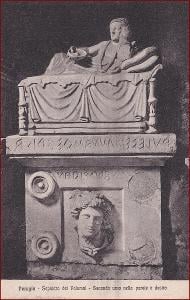 Socha (skulptura) * muž, ležící postava, náhrobek, umělecká * M4565