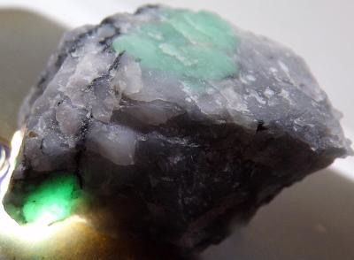Smaragd - Krystaly v Matrixu - Nádherný kousek - 30,74 g Brazílie