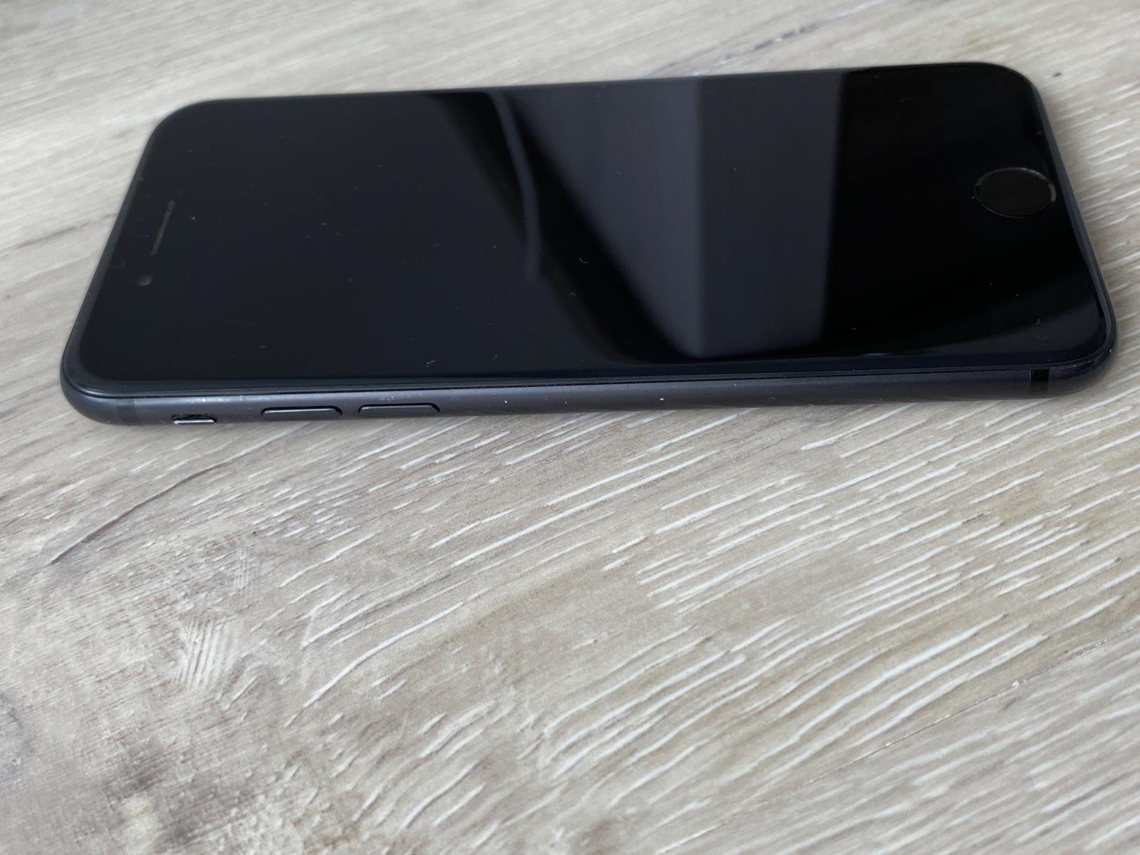 iPhone 7 32GB Černý - Mobily a chytrá elektronika