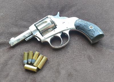 Historický revolver Harrington-Richardson cal.32DA 1886 Hezký pův.stav