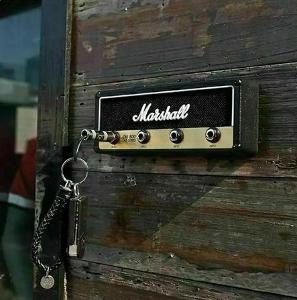 Stylový věšák na klíče Marshall kytarové kombo