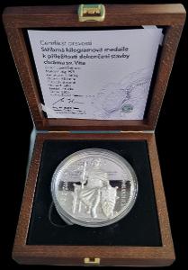Stříbrná 1kg medaile , dokončení stavby chrámu svatého Víta. 