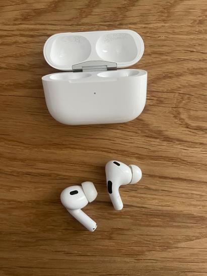 Sluchátka Apple AirPods Pro 2022 + 14 MĚSÍCŮ ZÁRUKA - Mobily a chytrá elektronika