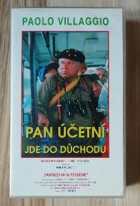 VHS - PAOLO VILLAGGIO : PAN ŮČETNÍ JDE DO DŮCHODU - 1988