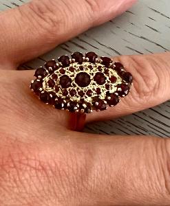 Krásný masivní Au zlatý prsten s Českými granáty 18 karátů 