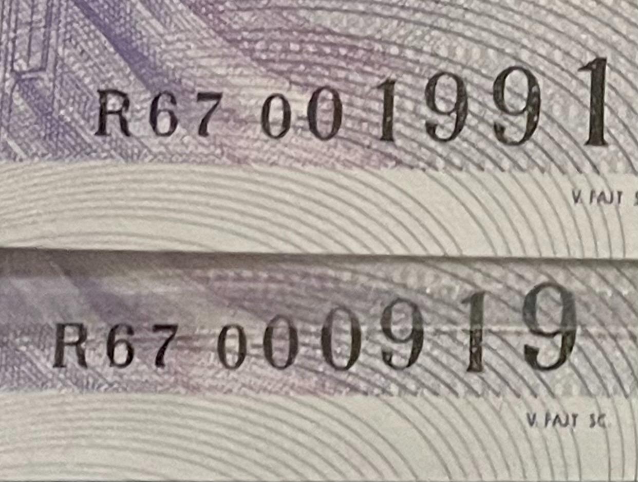 Double výročných bankoviek ČNB 1000Kč 2023 s prítlačou R67 001991 a 919 - Bankovky