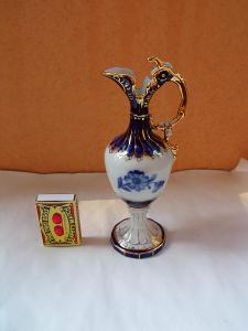 Zdobená váza Royal Dux Bohemia