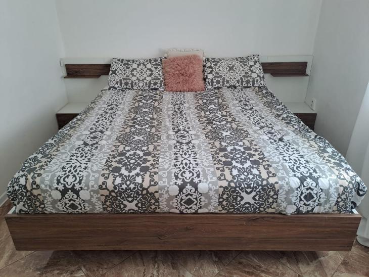 Manželská postel - Ložnice