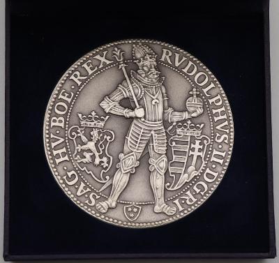 Masívna Strieborná Medaila 1603 / 2010 - Rudolf II. - Praha v Etui!