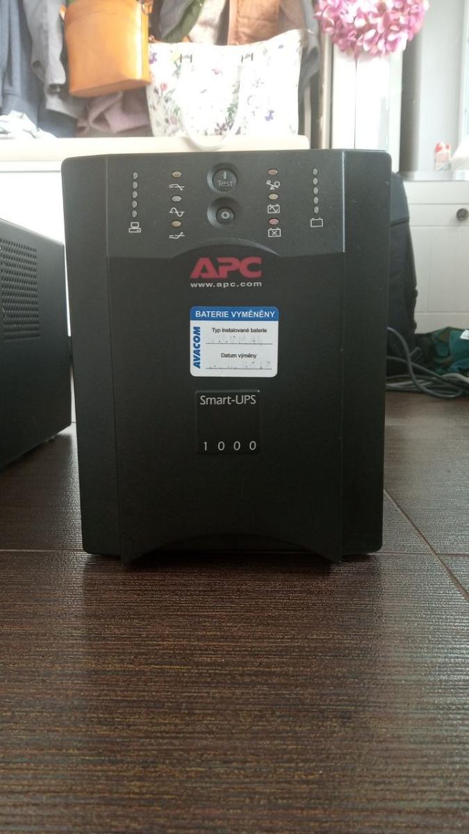 APC Smart-UPS 1000 - Komponenty pro PC