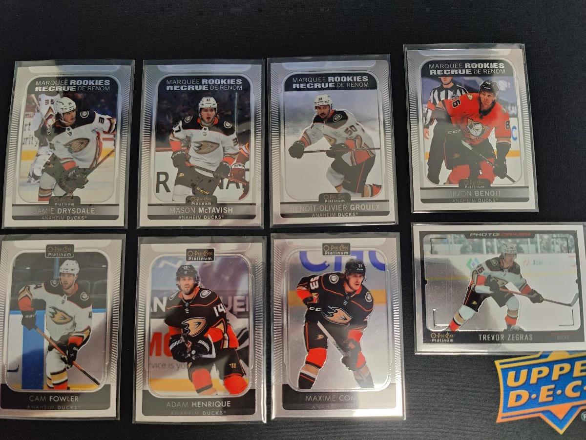 OPC Platinum 2021-22 - lot Anaheim Ducks, base, rookie, foto - 8ks - Hokejové karty