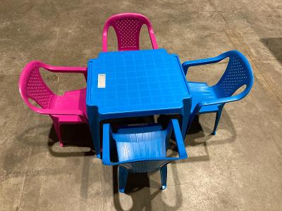 Dětský nábytek IPAE - sada 4 židličky a stoleček