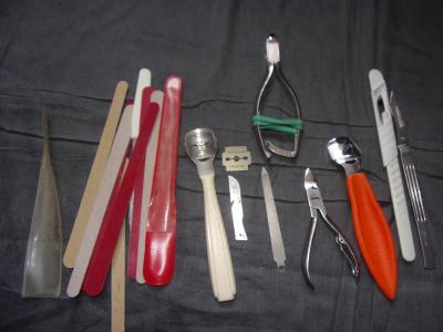 Sada starých kleštiček,pilníků a dalších nástrojů na úpravu nehtů od 1