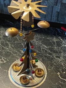 Starožitný vánoční točící se stromeček