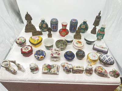 Konvolut 35 ks porcelánových a bronzových miniatur 