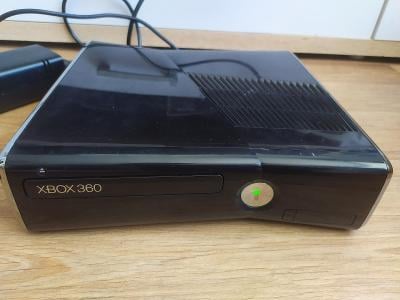 Xbox 360 + zdroj - funkční