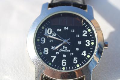 X90. Solární náramkové hodinky Eric Chevillard
