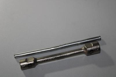 N12. Nástrčný klíč 12 x 14 mm / 140 mm litina 