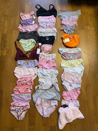 42x kalhotky disney , hello kitty, F&f, H&M, C&A, od koruny - Spodní prádlo pro děti