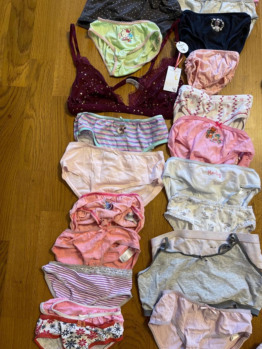 42x kalhotky disney , hello kitty, F&f, H&M, C&A, od koruny - Spodní prádlo pro děti