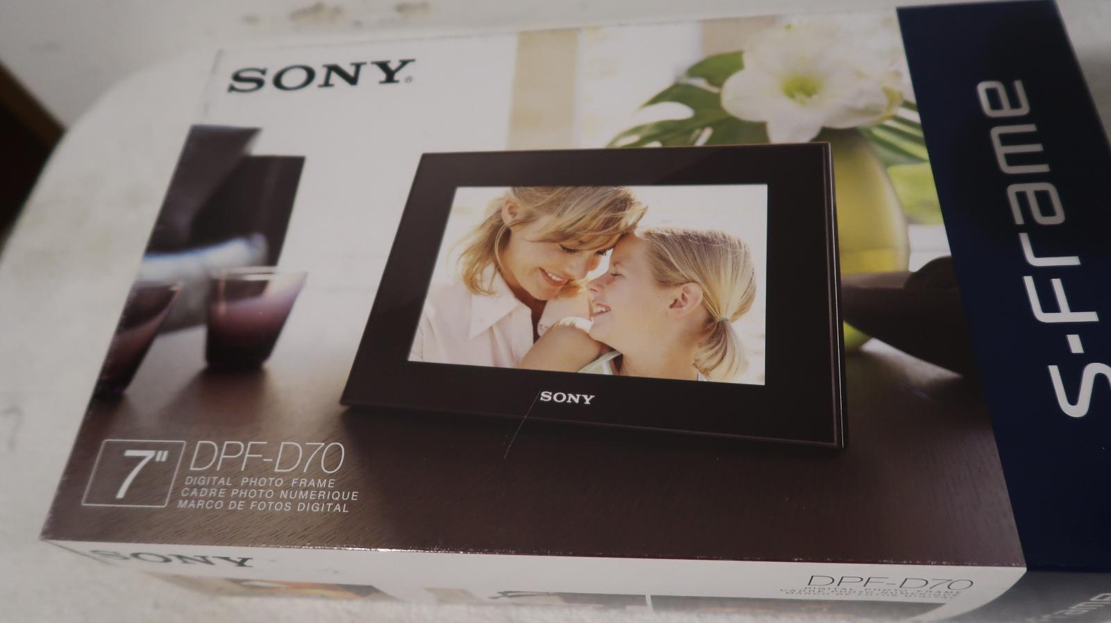 Sony DPF-D70 fotoramček - Foto