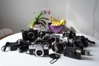 Analogové fotoaparáty, objektivy, Nikon, Minolta, Canon, Fuj...