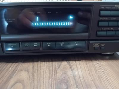Technics compact disc player SL-PG100