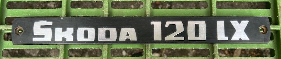 Škoda 120LX - nápis zadního čela