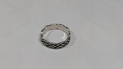 Stříbrný prsten - pánský, váha 2,21 g