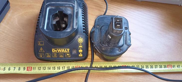 DeWALT DE9118 nabíječka  - Elektrické nářadí