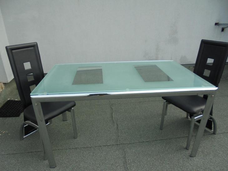 skleněný stůl se dvěma židlemi - Nábytek