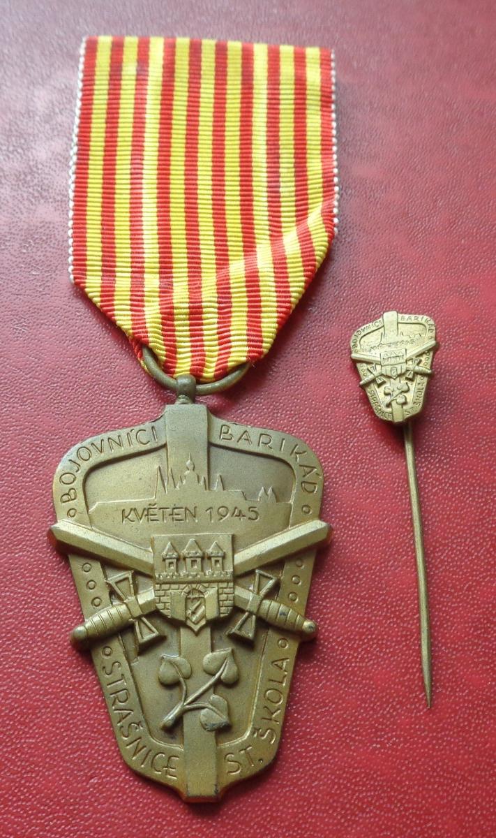 Československo Pamätná medaila bojovníkov barikád Rád - Zberateľstvo