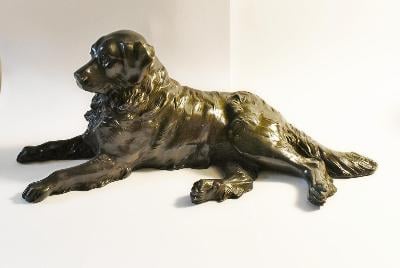 velký bronzový pes - zlatý retriever/retrívr