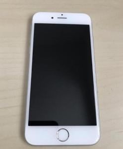 iPhone 6s stříbrný