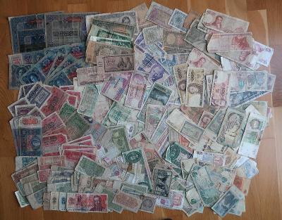 Konvolut 258 ks bankovek ČSSR/svět, špatný stav
