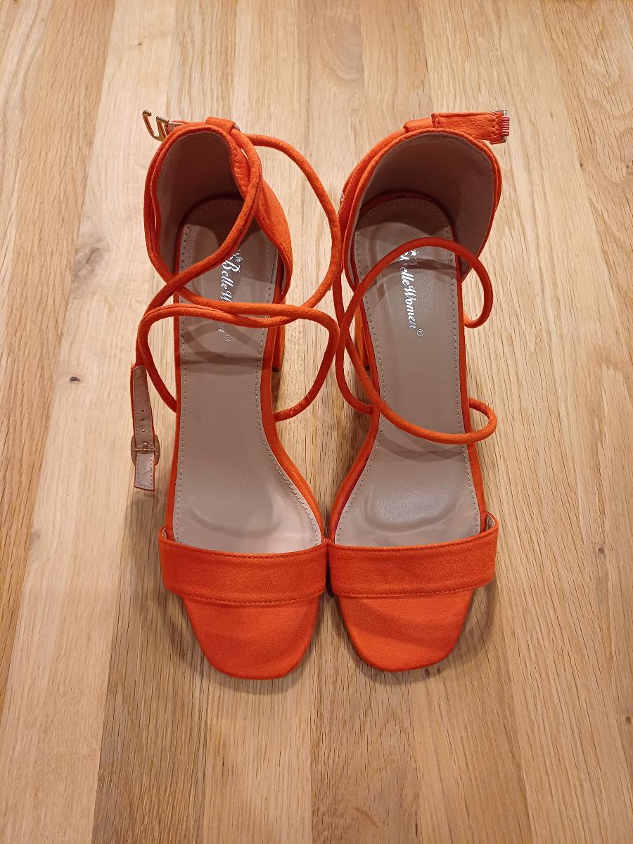 Koralové dámske sandále na podpätku Alessandra - Oblečenie, obuv a doplnky