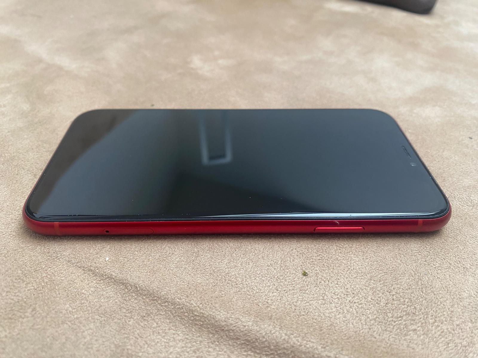 iPhone XR 64GB (Product Red) - jako nový - Mobily a chytrá elektronika