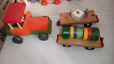TOFA, Jas, Hamiro - dřevěný traktor velký, vagonky se šňůrkami - díly