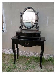 Starý dřevěný zdobený toaletní stolek - kosmetický stolek  
