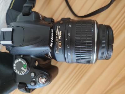 Fotoaparát Nikon D3000 s dvěma výměnnými objektivy