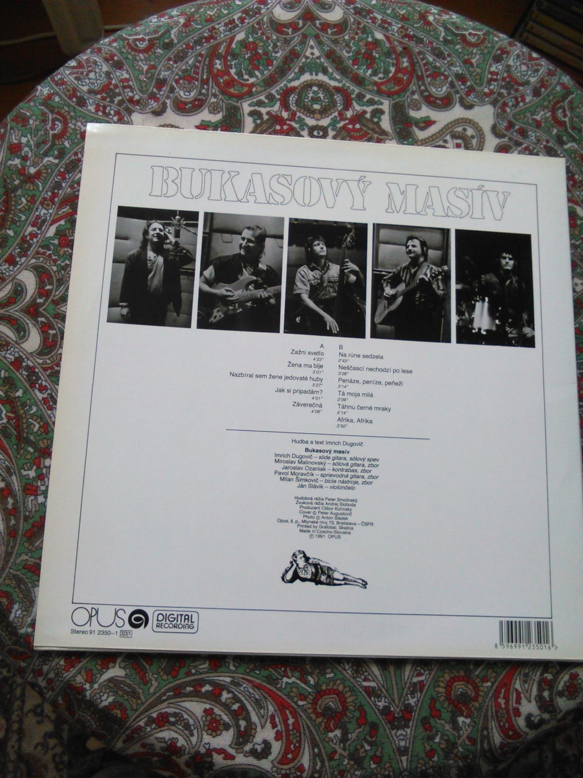 Bukasový masív - Black § white  TOP STAV - LP / Vinylové desky