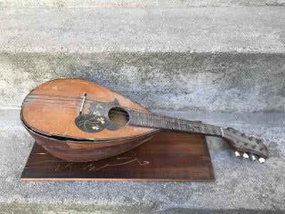 Starožitná italská mandolína, Premiata Fabrica Mandolini Catania