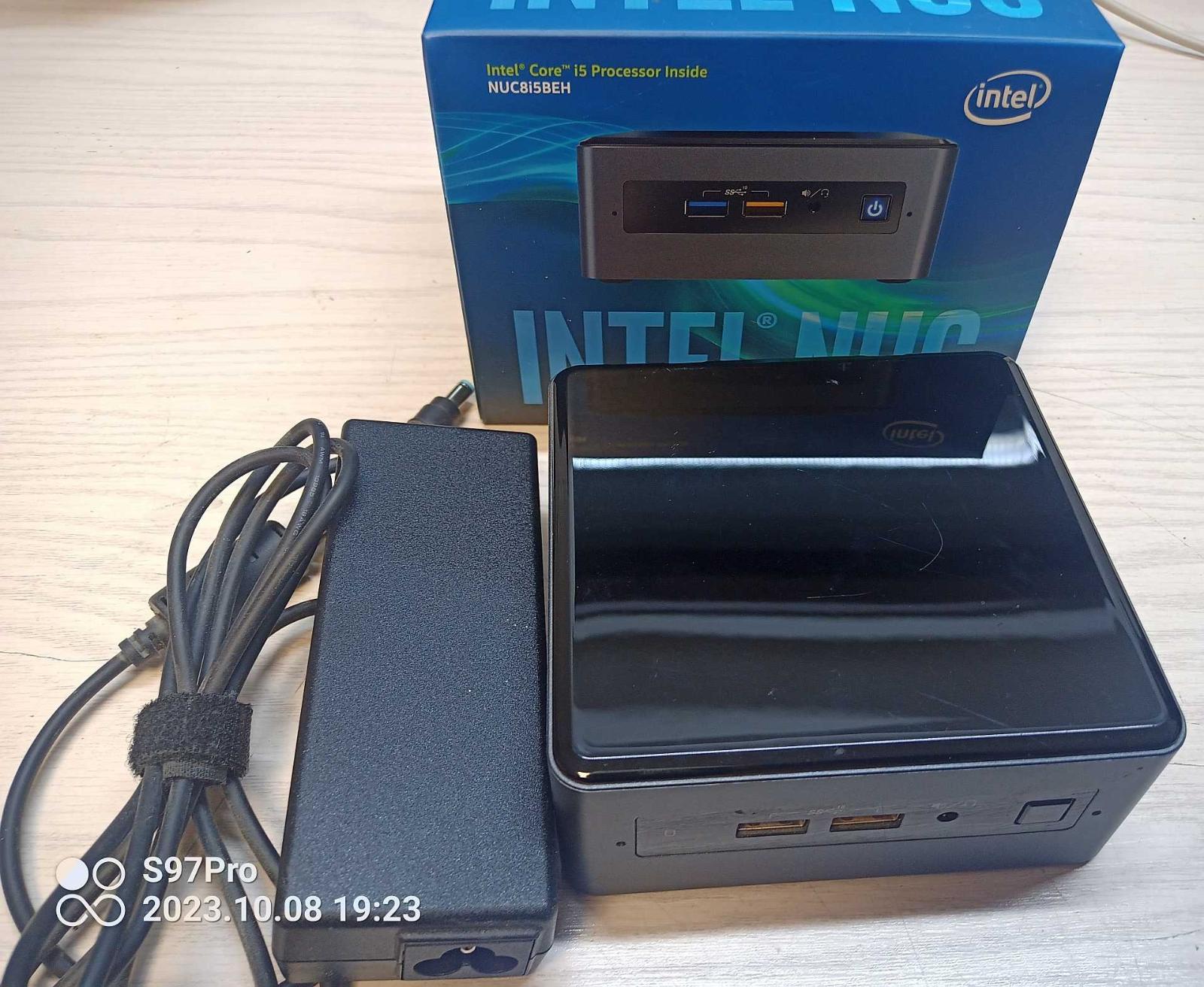 Intel® NUC NUC8i5BEH, i5-8259U, 8GB RAM, 128GB + 750GB, WIN10/11 - Počítače a hry
