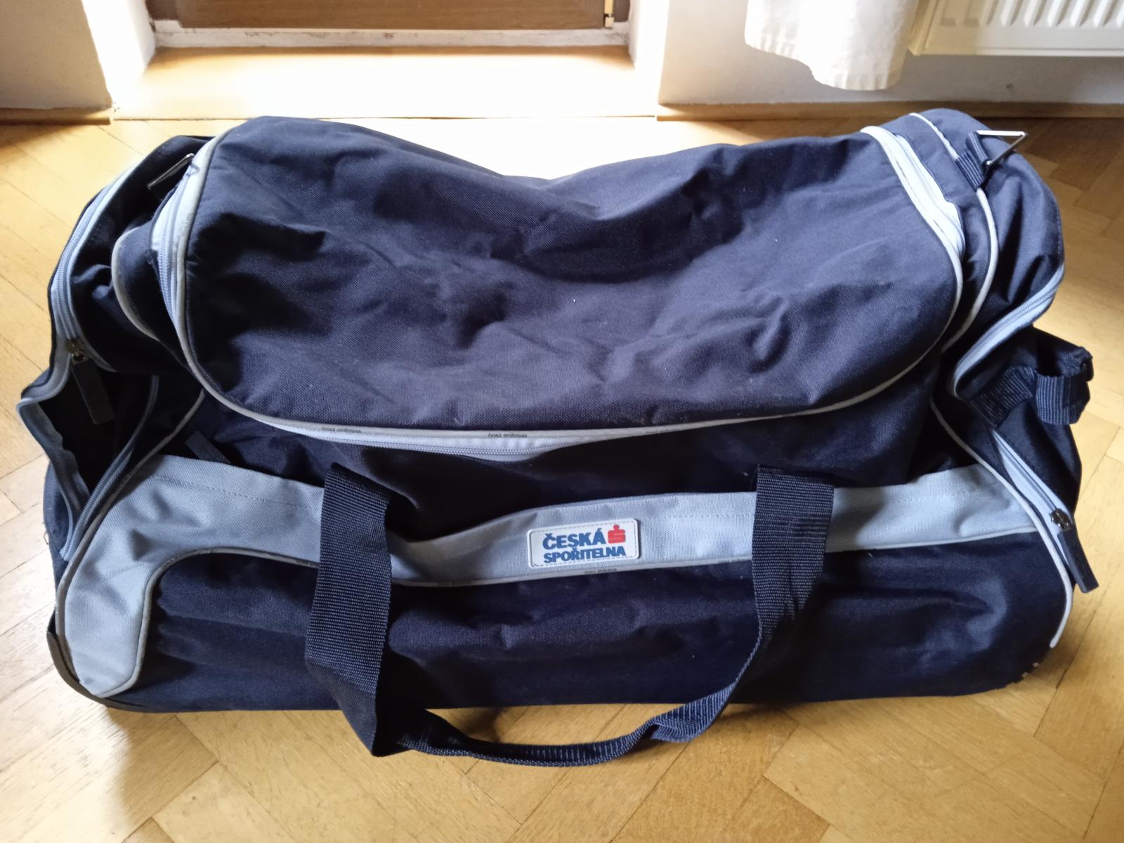 Cestovná taška s pevným dnom as dvoma kolieskami - Oblečenie, obuv a doplnky