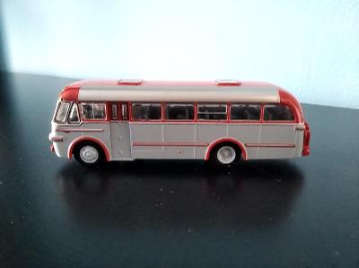 Hračka Kovový autobus Volvo B 16