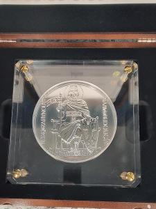 Stříbrná 5kg medaile , dokončení stavby chrámu svatého Víta. 